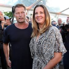 Bruder valentin (23) hält sich in den medien mit seiner präsenz zurück. Til Schweiger Seine Ex Frau Verlasst Die Stadt Und Nimmt Sie Mit Moin De