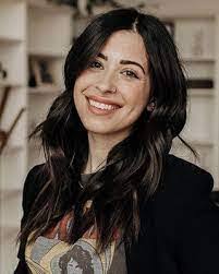 Robin Back's Instagram, Twitter & Facebook