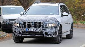 The bmw x7 is getting a facelift soon, and today is our first look at what bmw's biggest crossover will look like with the changes. Bmw X7 2022 Facelift Mit Tieferen Scheinwerfern Erwischt
