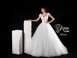 Acquista abiti da sposa in offerta online su lightinthebox.com oggi! Collezione Anya Spose Atelier Sposapiu Abiti Da Sposa A Cisterna Di Latina Dal 1980 Abiti Da Sposo Abiti Da Cerimonia Atelier Sposapiu