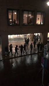 De politie pakte deze week tien mannen op uit oss, den bosch en tilburg. Ahcyboxph8zamm