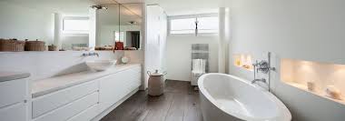 En ce qui concerne les couleurs, les matières et matériaux, on privilégie le naturel… du bois au cuir en passant par le lin et le beige… pour une chambre qui appelle. Comment Amenager Une Salle De Bain En Longueur Cdiscount