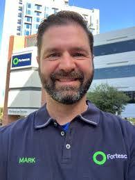 Lily Coe's Instagram, Twitter & Facebook