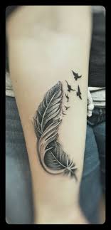 Do you want a tattoo like this? Gevonden Op Bing Via Www Pinterest Ca Feather With Birds Tattoo Feather Tattoos Tattoos
