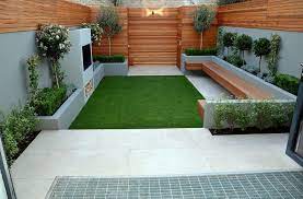 Artificialgrass On Contemporary Modern Small Garden In London Get In Modern Garden Design Modern Backyard Landscaping Modern Backyard Courtyard Gardens Design