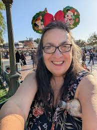 30 to 40 minutes for the parade to begin