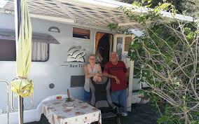 Aller au maroc en camping car. On Voudrait Juste Une Date De Retour La Longue Attente Des Francais Coinces En Camping Car Au Maroc Le Parisien