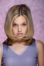 13 Beauty Trends From The 90s You Can Bring Back Right Now Beauty Trends Hot Makeup Beauty