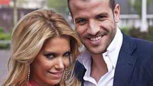 Rafael van der vaart wünschte den journalisten am flughafen ein frohes neues jahr. Eskalation An Silvester Trennung Der Van Der Vaarts Wenn Aus Liebe Zorn Wird Brigitte De