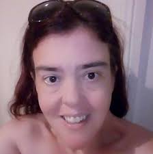 Me in my room feeling bored because I have nothing to do 😪