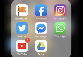 Esta plataforma permite también compartir prácticamente todo lo que nos gusta: Se Caen Facebook Whatsapp E Instagram Chamarock