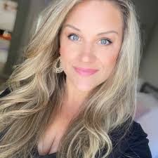 Ashley Eiler's Instagram, Twitter & Facebook