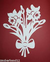 Fensterbild Filigran Narzissenstrauss Tonkarton Filigranes Fruhjahr Ostern In Mobel Wohnen Hobby K Basteln Fruhling Ostern Fensterbilder Basteln Fruhling