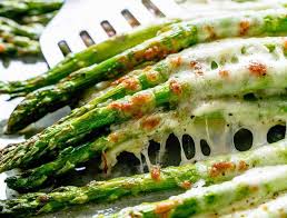 Ces Asperges Gratinees A L Ail Sont Un Vrai Delice C Est L Accompagnement Parfait Recipe Asparagus Recipes Roasted Roasted Asparagus Asparagus Recipe