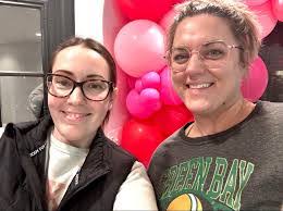 Nicole Merryman's Instagram, Twitter & Facebook