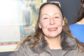 Ήταν υποψήφια για βραβείο καλύτερου β' γυναικείου ρόλου από την ελληνική ακαδημία . Lydia Fwtopoyloy Oi Thleoptikes Protaseis Poy Arnh8hke Vipnews