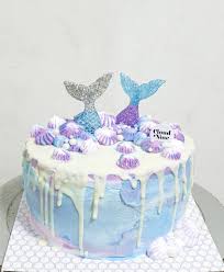 Kue ulang tahun yang biasa dijual di toko roti pada kebanyakan meski jenis kuenya sederhana, namun entah kenapa kue ulang tahun yang dijual begitu menarik dan terlihat menawan. Mermaid Cake For Birthday Cake Cloud Nine Cakery Bridestory