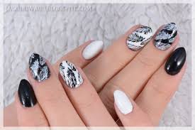 Jagodowablog Pl Black And White And Holo Sylwestrowe Paznokcie