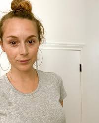 Tina Batey's Instagram, Twitter & Facebook