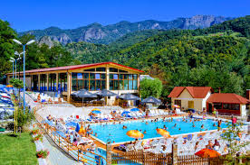 Calimanesti caciulata, valea oltului, romania. Complex Turistic Casa Romaneasca Crama Restaurant Hotel Calimanesti Caciulata Piscina Interioara Si Exterioara Cazare Valea Oltului
