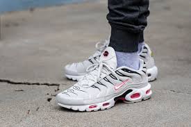 Nike Air Max Plus Light Bone Hot Punch On Feet Sneaker Review Nike Air Max Nike Air Max Plus Air Max Plus