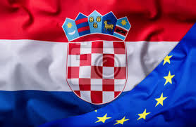 Trzepotliwego flagę na ekranie głównym. Flagi Chorwacji I Unii Europejskiej Chorwacja Flaga I Flaga Fototapeta Fototapety Chorwat Dyplomacja Tlumaczenie Myloview Pl