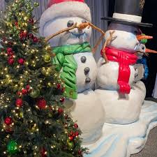 Coastal farmhouse burlap table runner. Photos At Ice At The Gaylord Texan 4 Tips