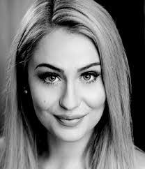 Vikki Gore's Instagram, Twitter & Facebook