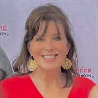 Stephanie Hackl's Instagram, Twitter & Facebook