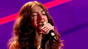 All Four Coaches Are In Awe After Nini Iris' Powerful Performance of "I See  Red"