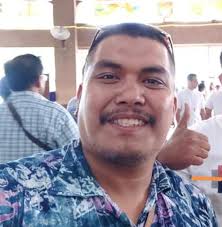 Why does my DA64v unit trip off while driving and then turn back on?