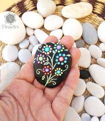 Floral Style Painted Beach Stone Flowers Painted On Pebble Dot Painted Flowers Collectible Painted Rock Gift New House Decorated Stone Rock Painting Designs Painted Rocks Rock Design