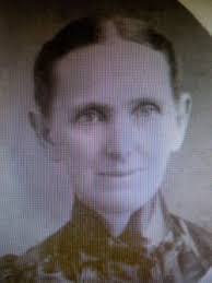 Ellen Overman's Instagram, Twitter & Facebook