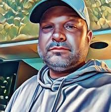 Travis Earp's Instagram, Twitter & Facebook