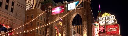 Seine sehenswürdigkeiten bestehen ausschließlich aus hotels und shopping malls, die sich fast ausnahmslos an einer einzigen. Las Vegas Sehenswurdigkeiten Diese 8 Spektakularen Orte Musst Du Sehen