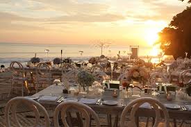 Las bodas en la playa son muy (pero muuy) solicitadas en estos tiempos. Hoteles De Ensueno Para Una Boda En La Playa