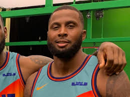 De jugar en la "segunda división" de la NBA a hacer de doble de LeBron  James en "Space Jam"