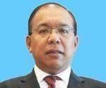 Datuk azlin alias, ketua setiausaha sulit perdana menteri datuk seri najib tun razak, bertugas sebagai akauntan bertauliah sebelum meninggalkan dunia korporat untuk menyertai perkhidmatan kerajaan. Late Principal Private Secretary Had To Firefight Expose The Star