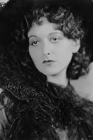 Olive Palmer's Instagram, Twitter & Facebook