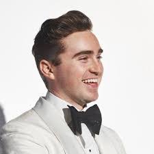 Logan Muller's Instagram, Twitter & Facebook