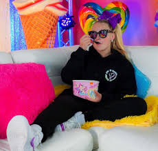 Find jojo siwa's net worth and earnings by year and more interesting facts about her life, age, height, career, boyfriend, family, cars. Net Worth Of Jojo Siwa Age Bio Boyfriend 2020