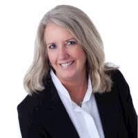 Bonnie Lowe's Instagram, Twitter & Facebook