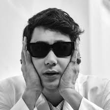 Uwi ka na kuya! Lagot ka kay mama may palo kaaaaa! 😂