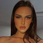 Amber Peachey's Instagram, Twitter & Facebook