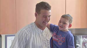 Anthony vincent rizzo was born on august 8, 1989, in the fort lauderdale, florida, to laurie rizzo and john rizzo. Anthony Rizzo S Cancer Battle Sparked Foundation To Help Kids Abc7 Chicago