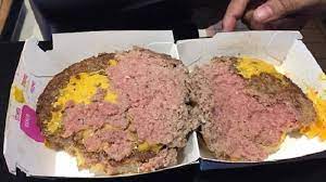 Namun, sekarang nggak harus beli karena kamu pun bisa membuatnya sendiri di rumah girls. Daging Burger Pesanannya Masih Mentah Pelanggan Mcdonald Di Australia Ini Minta Ganti Rugi Tribun Solo