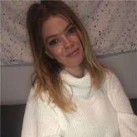 Jocelyn Simpson's Instagram, Twitter & Facebook