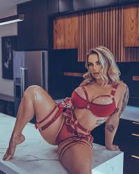 Motley Monroe - Free nude pics, galleries & more at Babepedia