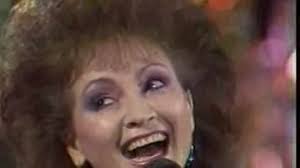 Слушать песни скачать полную версию или минус софия ротару вот и лето прошло в mp3 формате на телефон. Vot I Leto Proshlo Sofiya Rotaru