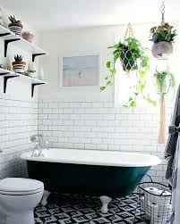 Une Touche De Vert Dans La Salle De Bain Ca Fait Tellement Du Bien Et Surtout Si Ce Vert Prov White Apartment Decor Apartment Patio Furniture Apartment Decor